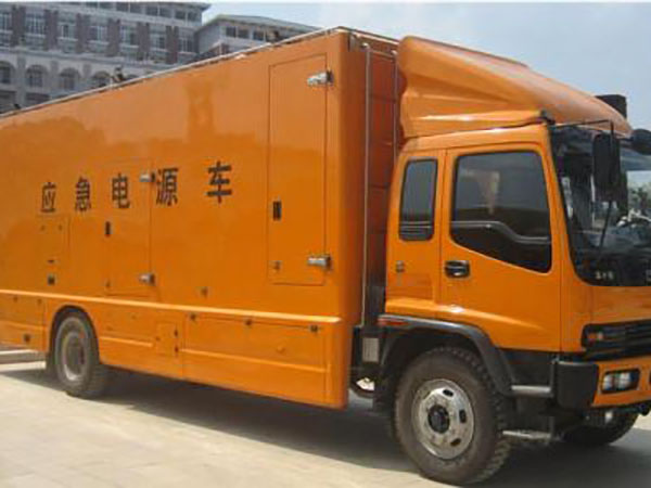 广东冬季柴油发电机启动前，如何检查燃油系统中的积水？